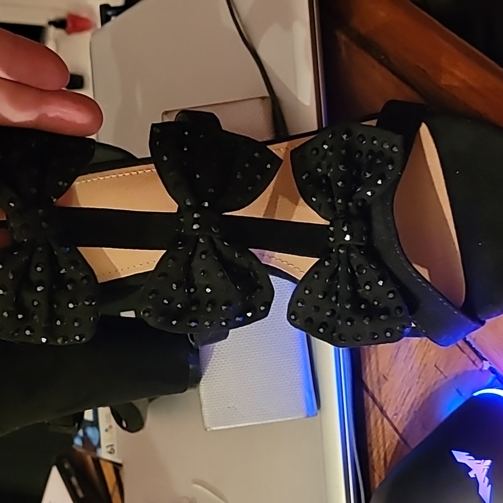Women thick heeled prom/homecoming dress shoes